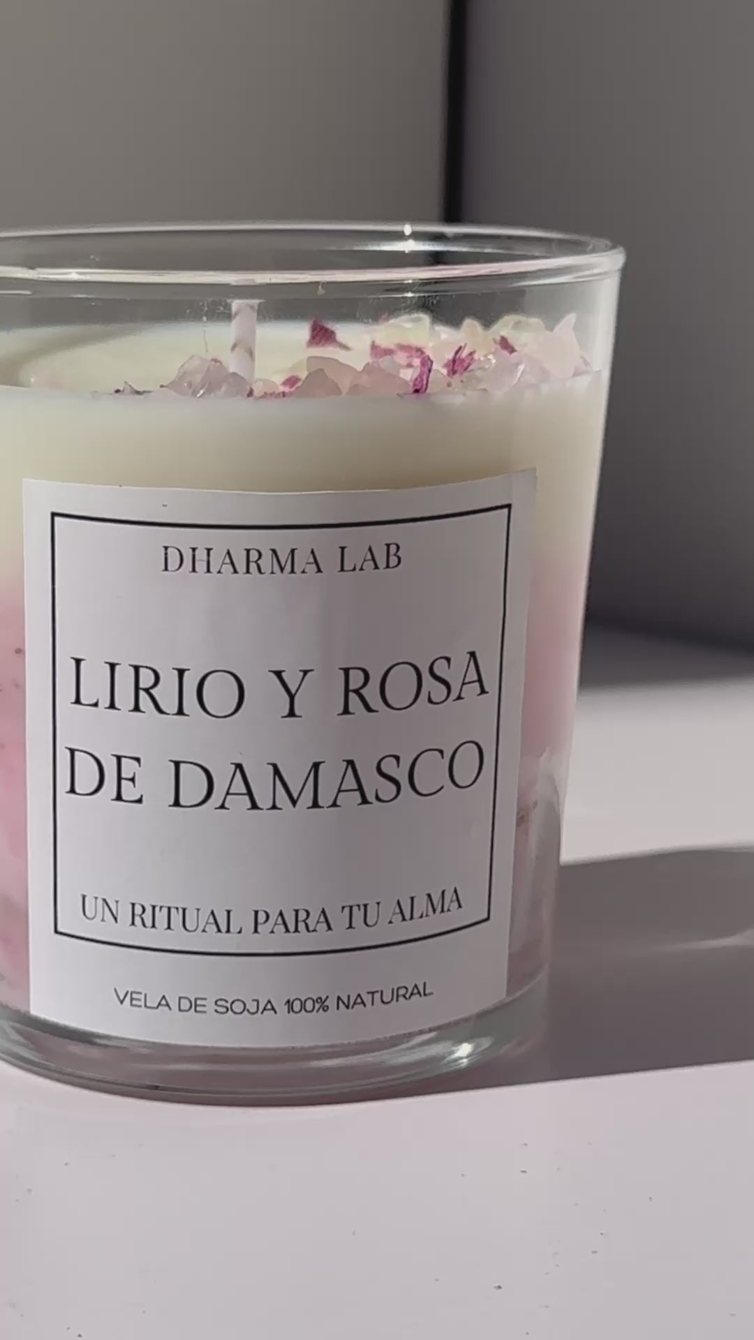 Cargar vídeo: Vela Lirio y Flor de Damasco
